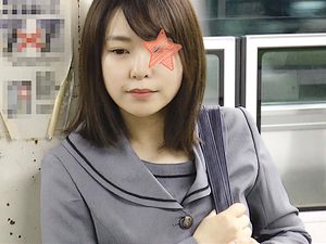 お嬢様JKが電車痴漢師にパンツ盗られて逆さ撮りでくぱぁされる【琴音芽衣 ヤバイやつ 女子高生】