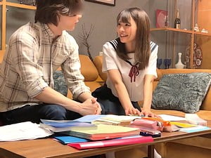 家庭教師が女子C学生に誘惑されカニばさみで何度も種付けさせられる【東條なつ 中●生】