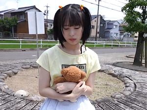 公園で拾った家出女子S学生にイタズラして種付け淫行【天馬ゆい 貧乳】